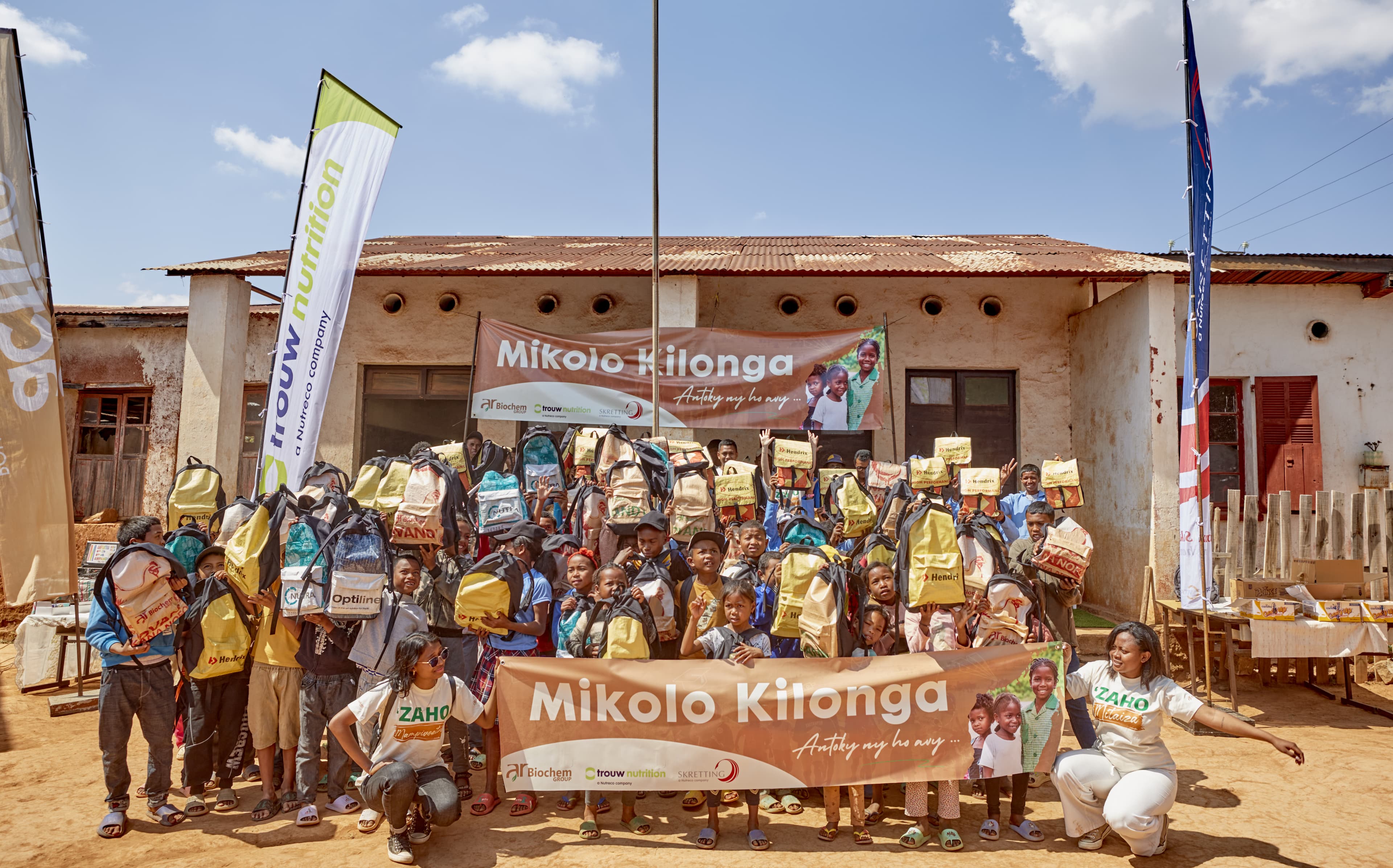 Mikolo Kilonga: recycled feed bags turned into school bags for 20 public schools